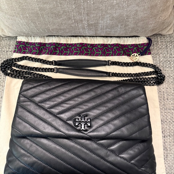 Tory Burch shoulder bag. - Picture 2 of 9